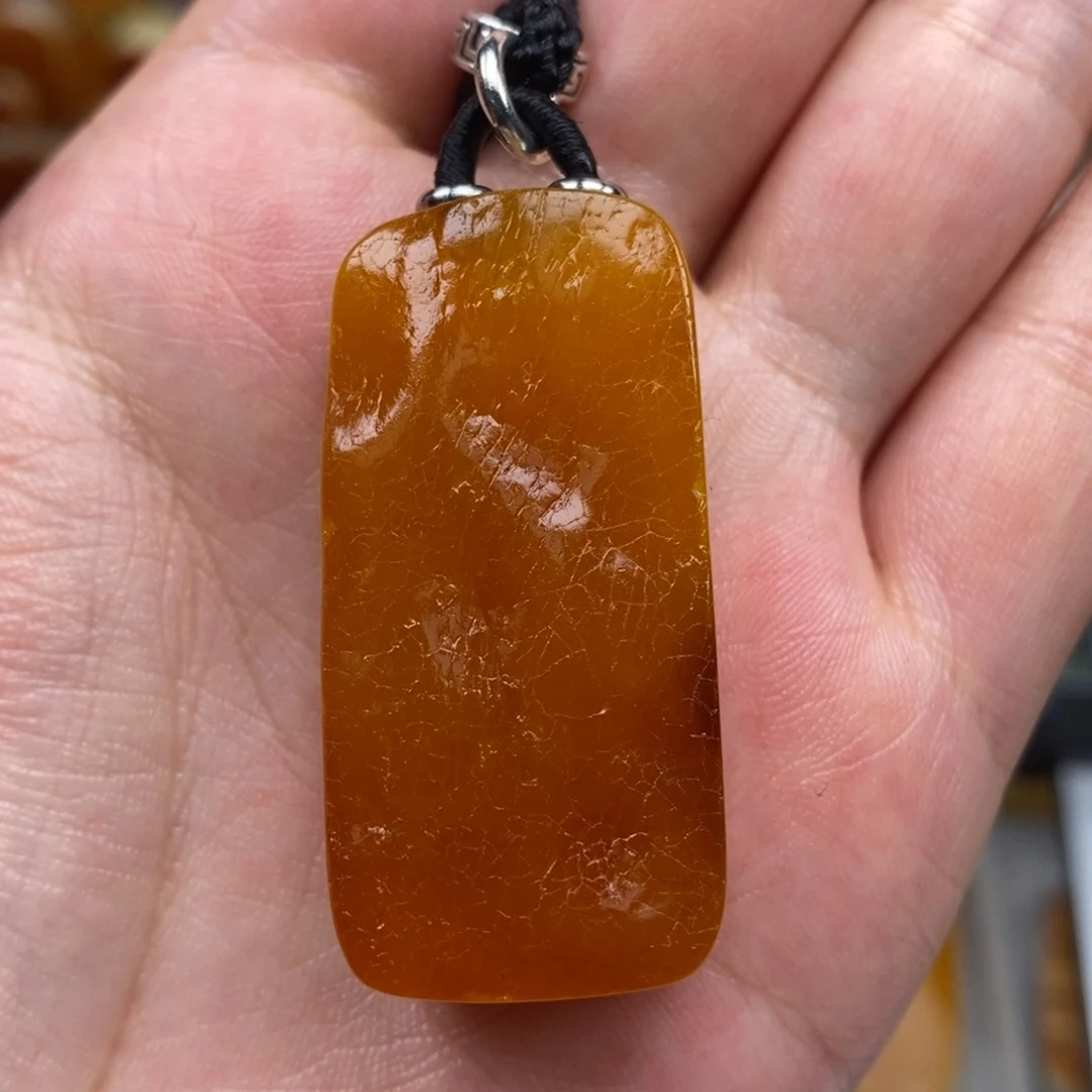 未镶嵌琥珀珠宝奇石