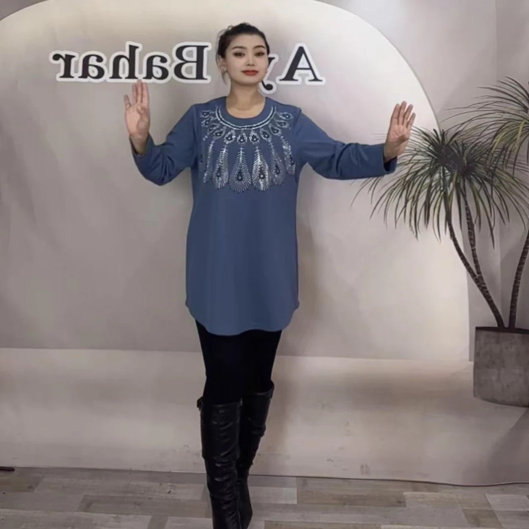 0050   女生的漂亮衬衫。