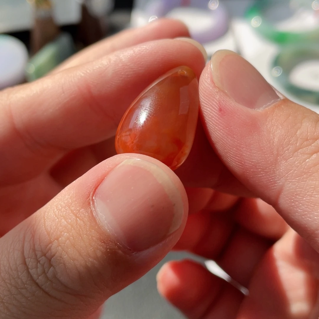 南红玛瑙颈饰未镶嵌吊坠