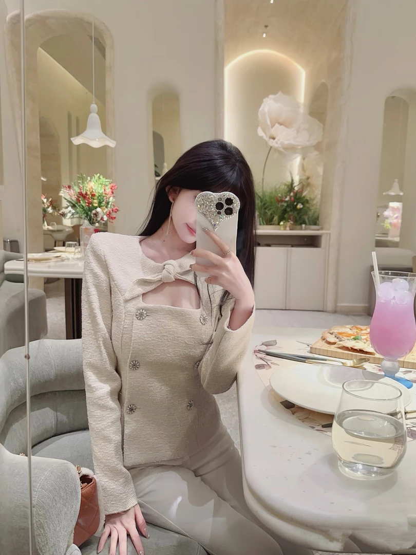 奢轻-小方领系蝴蝶结双排扣小香外套