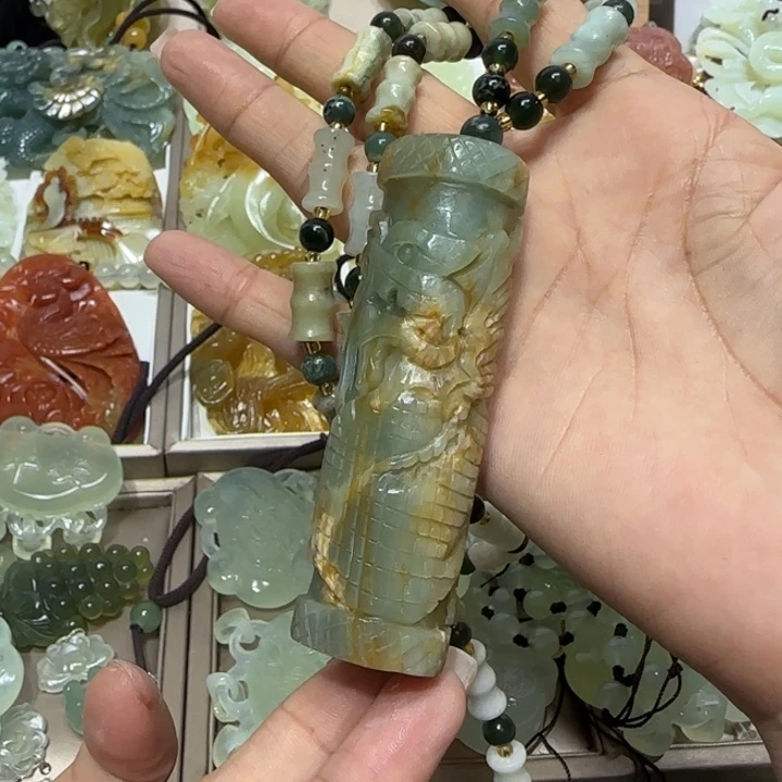 蛇纹石玉吊坠未镶嵌