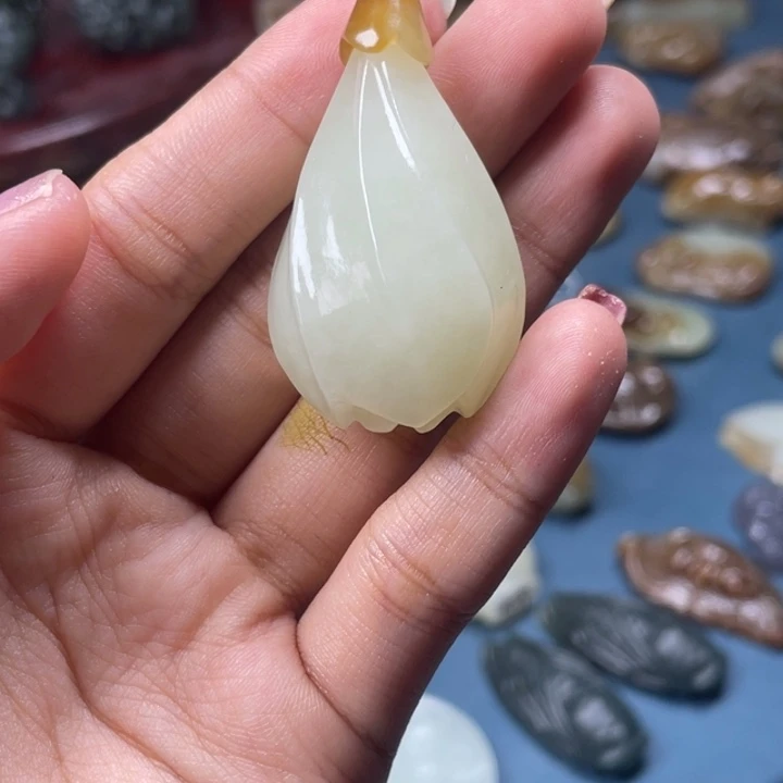 颈饰未镶嵌和田玉