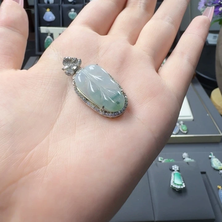 颈饰银S925镶嵌翡翠
