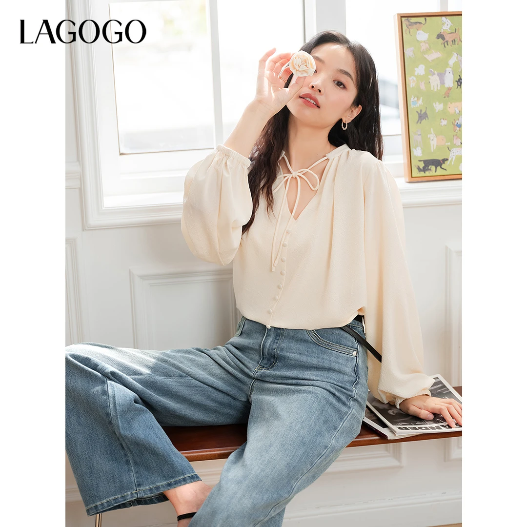 lagogo2025新款法式优雅立体玫瑰V领上衣女OASS531G03
