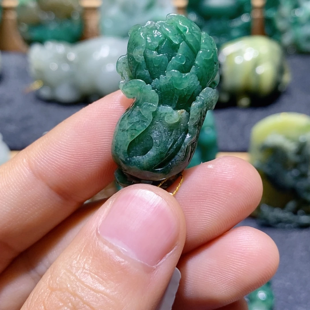 独山玉未镶嵌吊坠