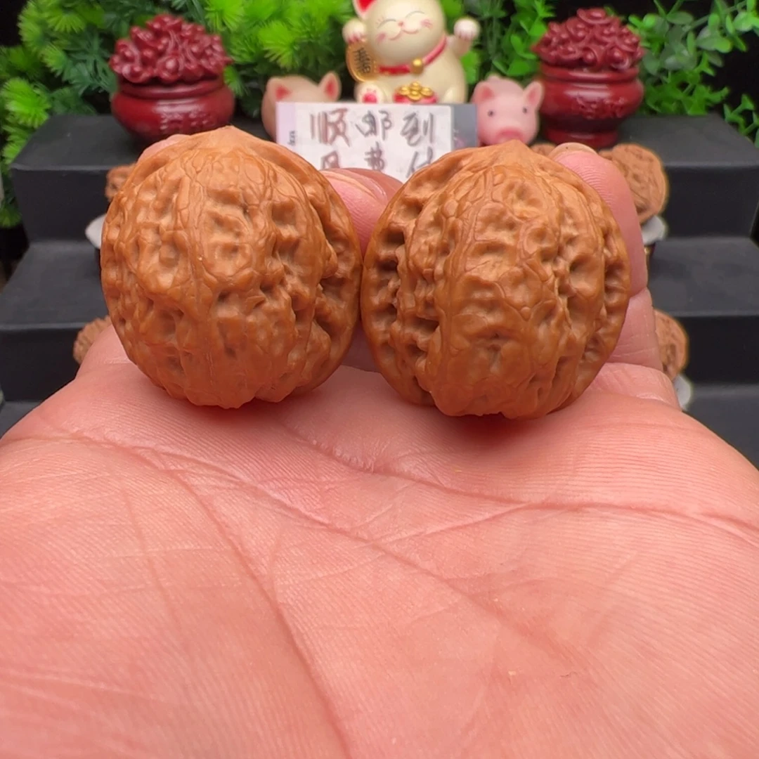 肥***！把件文玩核桃狼牙山野狼，尺寸32
