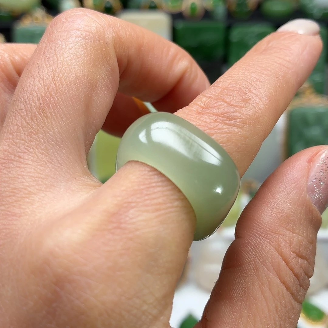 和田玉未镶嵌颈饰精品高冰