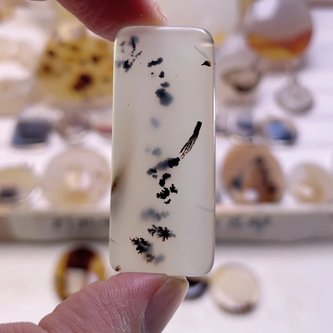 玛瑙/玉髓未镶嵌珠宝奇石有发丝孔