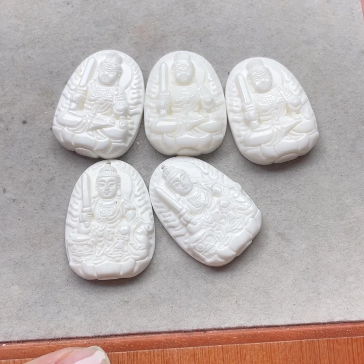 玛瑙/玉髓合金珠宝半成品一个车车吊坠