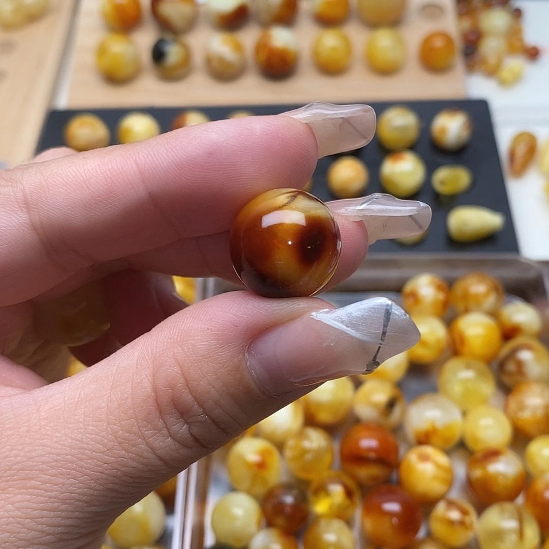 神***际蜜蜡未镶嵌裸石蜜蜡