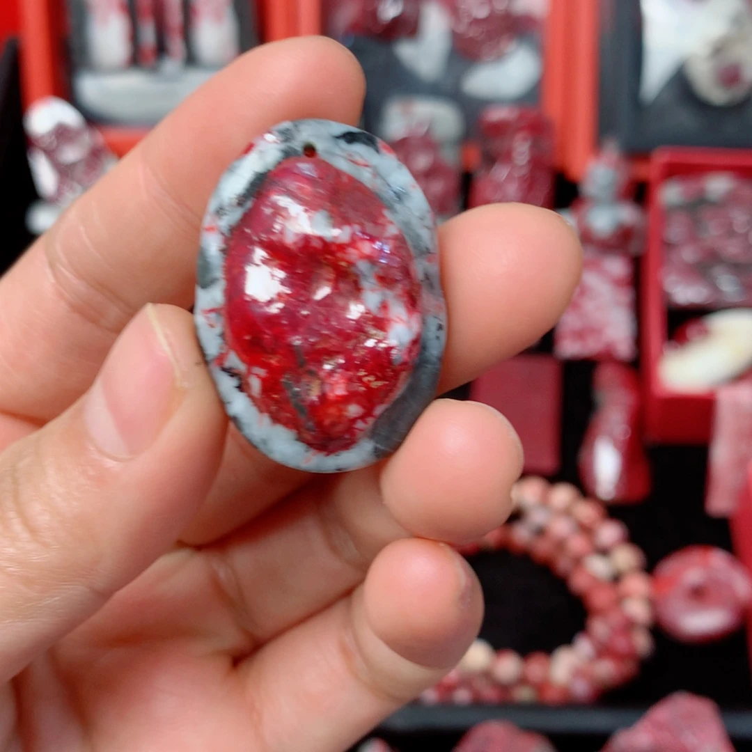 天然辰砂天然吊坠