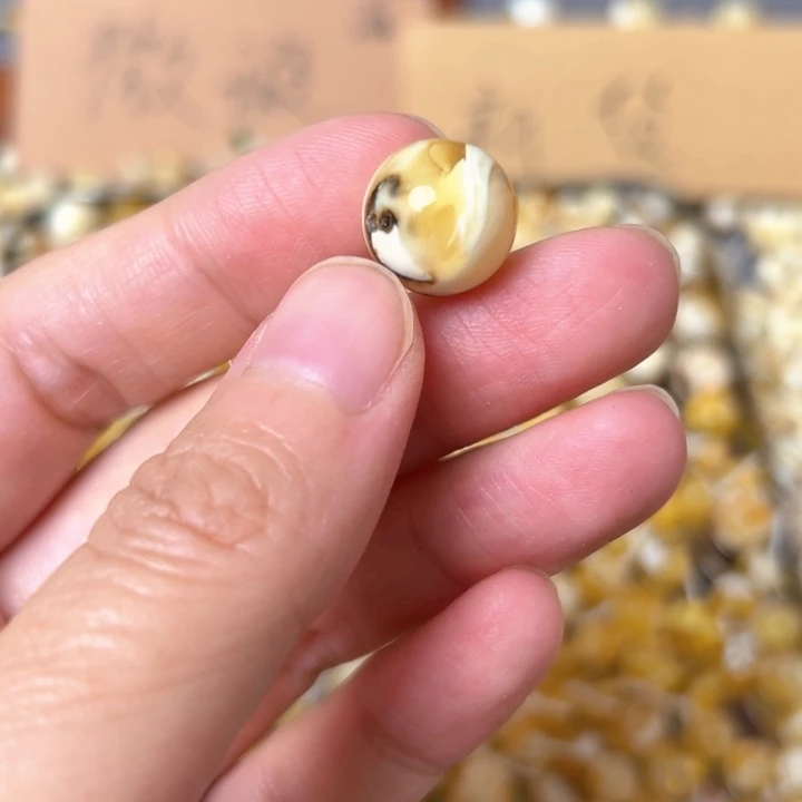 蜜蜡未镶嵌裸石13mm一个