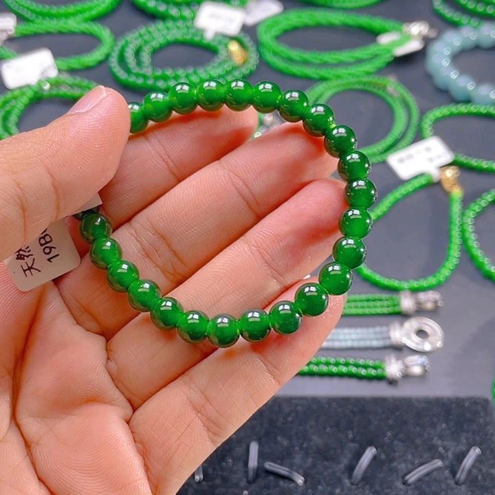 颈饰未镶嵌翡翠A货卡7