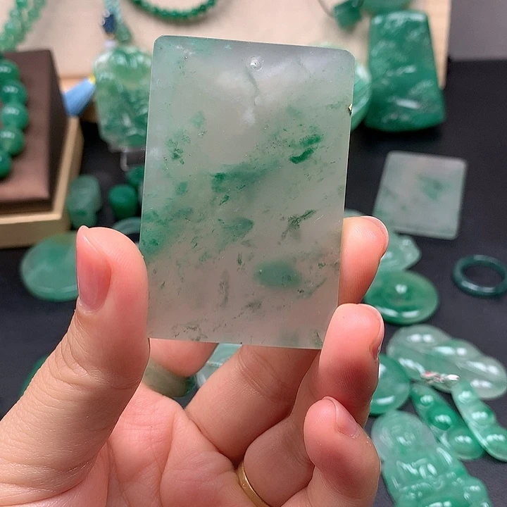 未镶嵌石英岩玉珠宝半成品