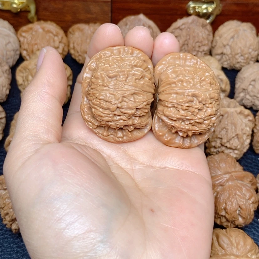 【闪购商品】文玩核桃吊坠川**江白狮子45