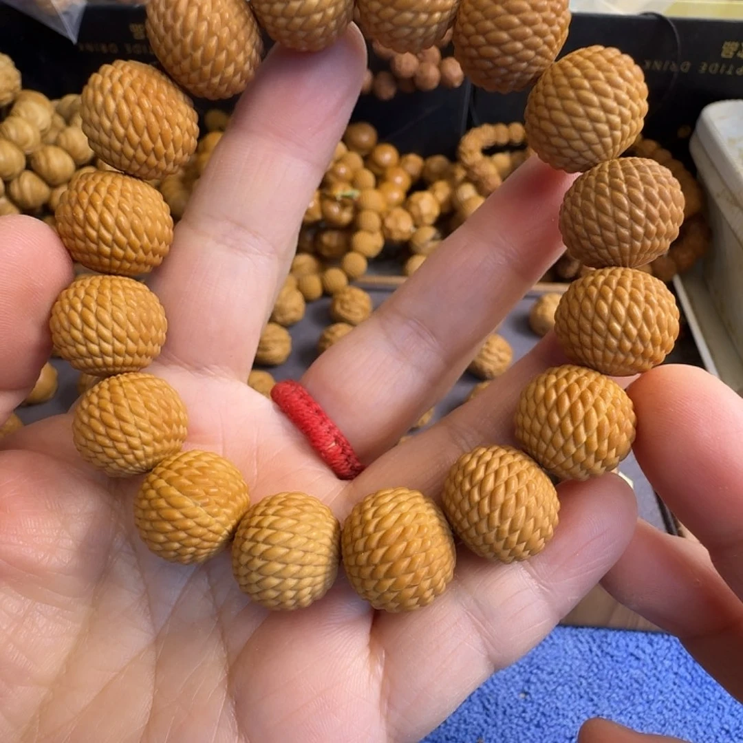 吊坠猴头核桃猴头雕刻新龙鳞手串