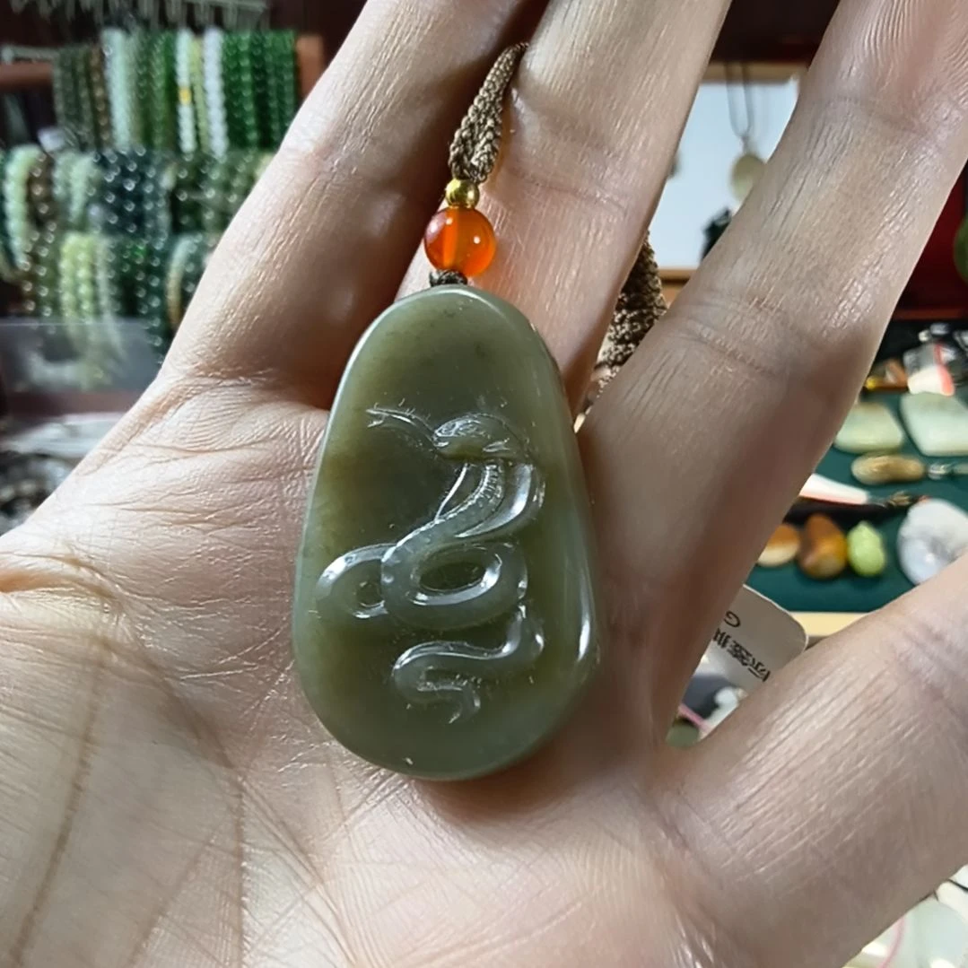 和田玉未镶嵌颈饰