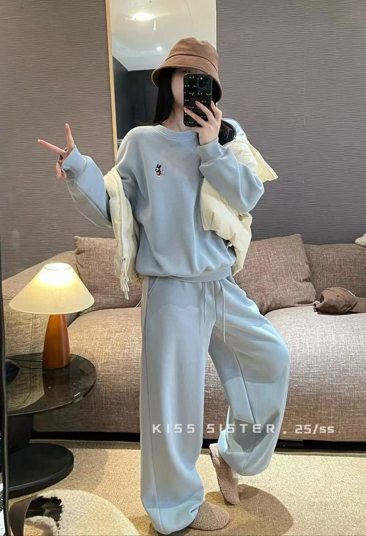 时尚休闲套装女2025秋冬新款设计感圆领加绒印花卫衣阔腿裤两件套
