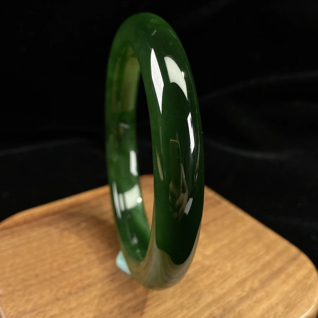 【芳華珠宝X】和田玉碧玉·经典菠菜绿正圈手镯满绿带皮色