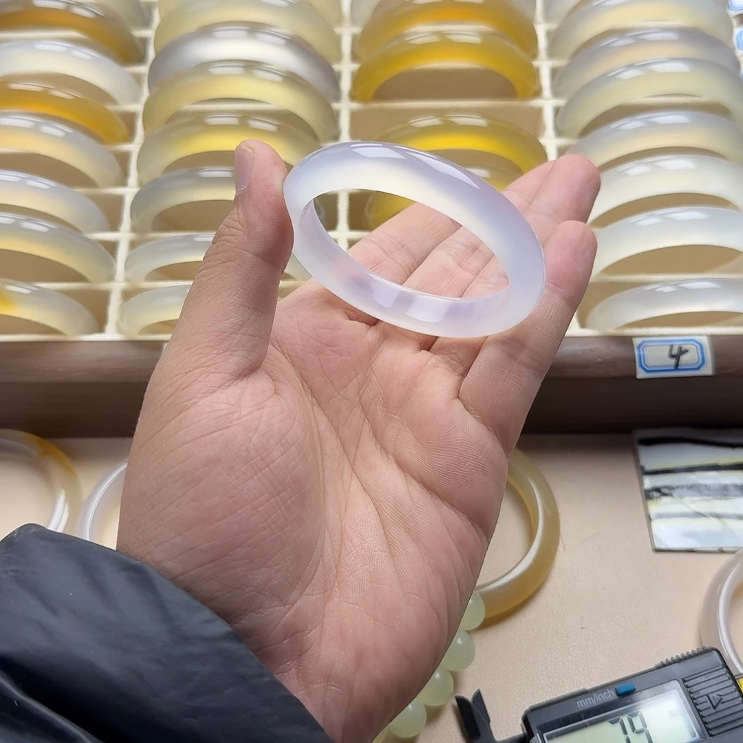 玛瑙/玉髓未镶嵌手镯54.5圈口