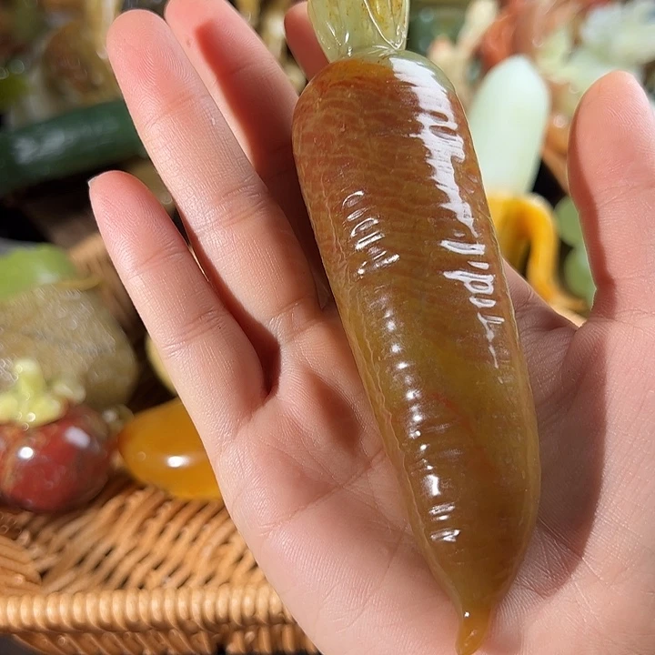 自***好蛇纹石玉未镶嵌珠宝奇石