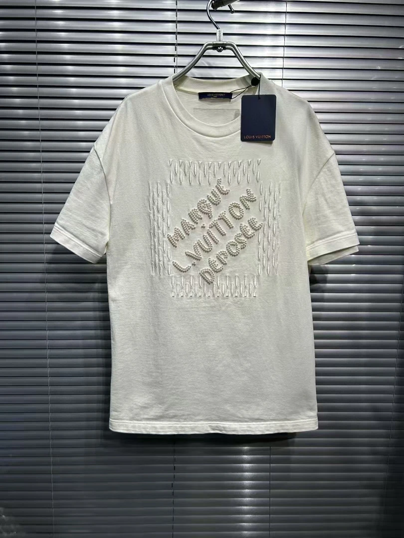 LouisVuittonx菲董24ss联名胸前珍珠弹幕字母白色短袖/m码/99新