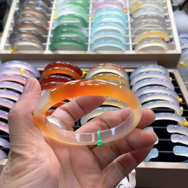 玛瑙/玉髓手镯未镶嵌