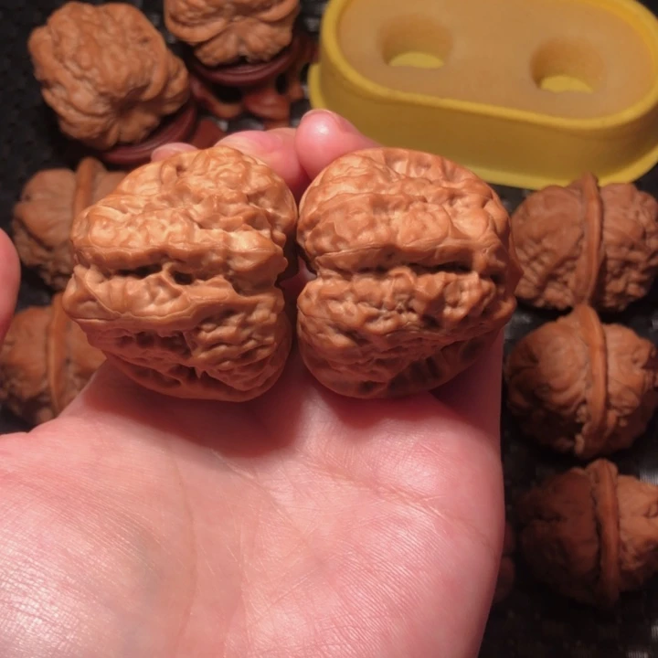 铭***文玩核桃把件毕业对