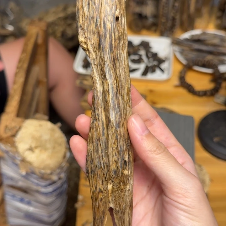 沉香碎屑沉香白棋块料20克