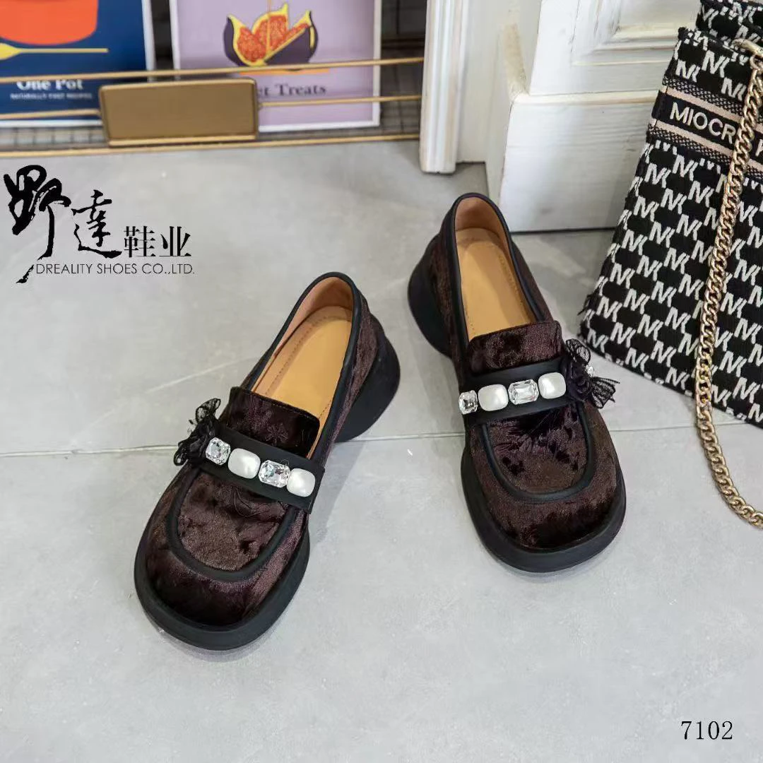 薄款水钻复古皮鞋英伦风圆头女鞋女鞋乐福鞋