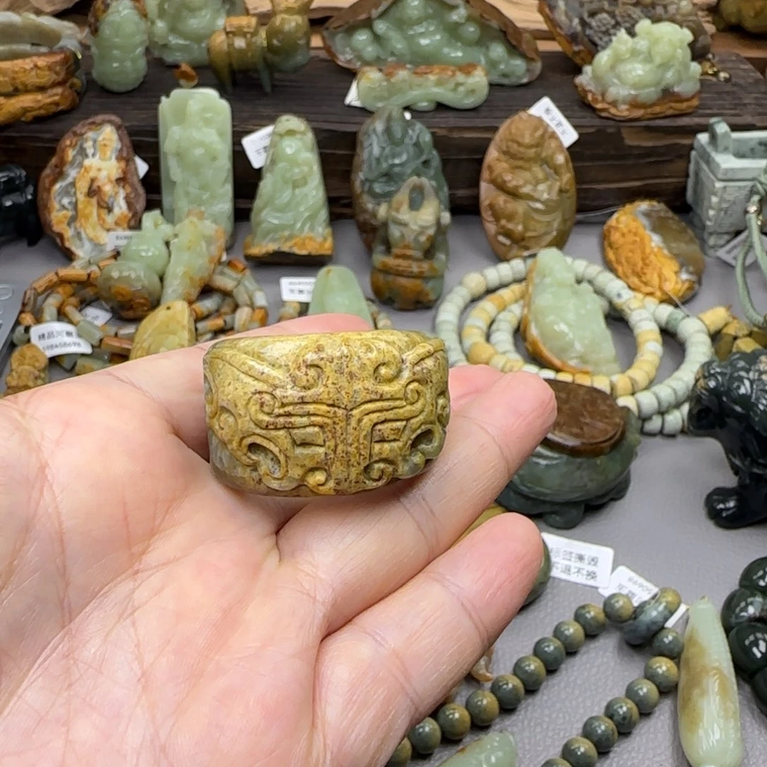 b***子岫岩河磨玉（透闪石质玉）未镶嵌珠宝奇石