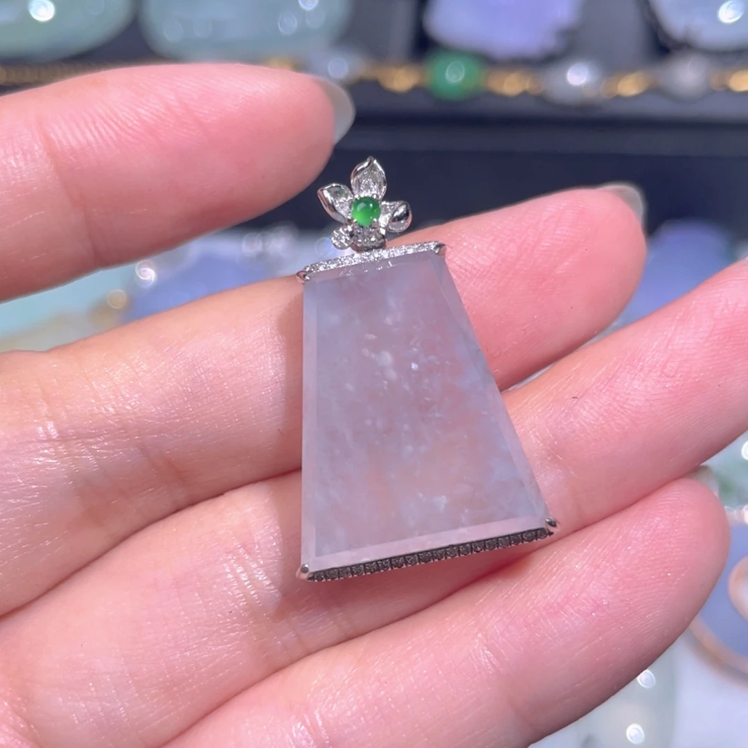 颈饰18K金镶嵌翡翠翡翠