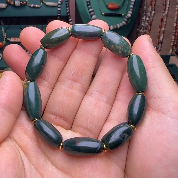 未镶嵌单石英质玉