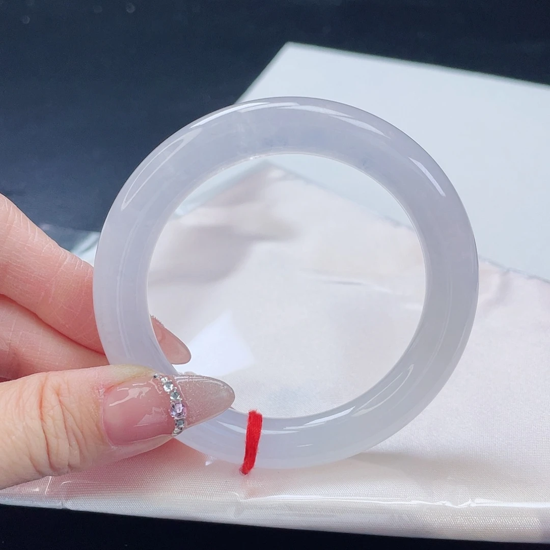 翡翠手镯未镶嵌翡翠