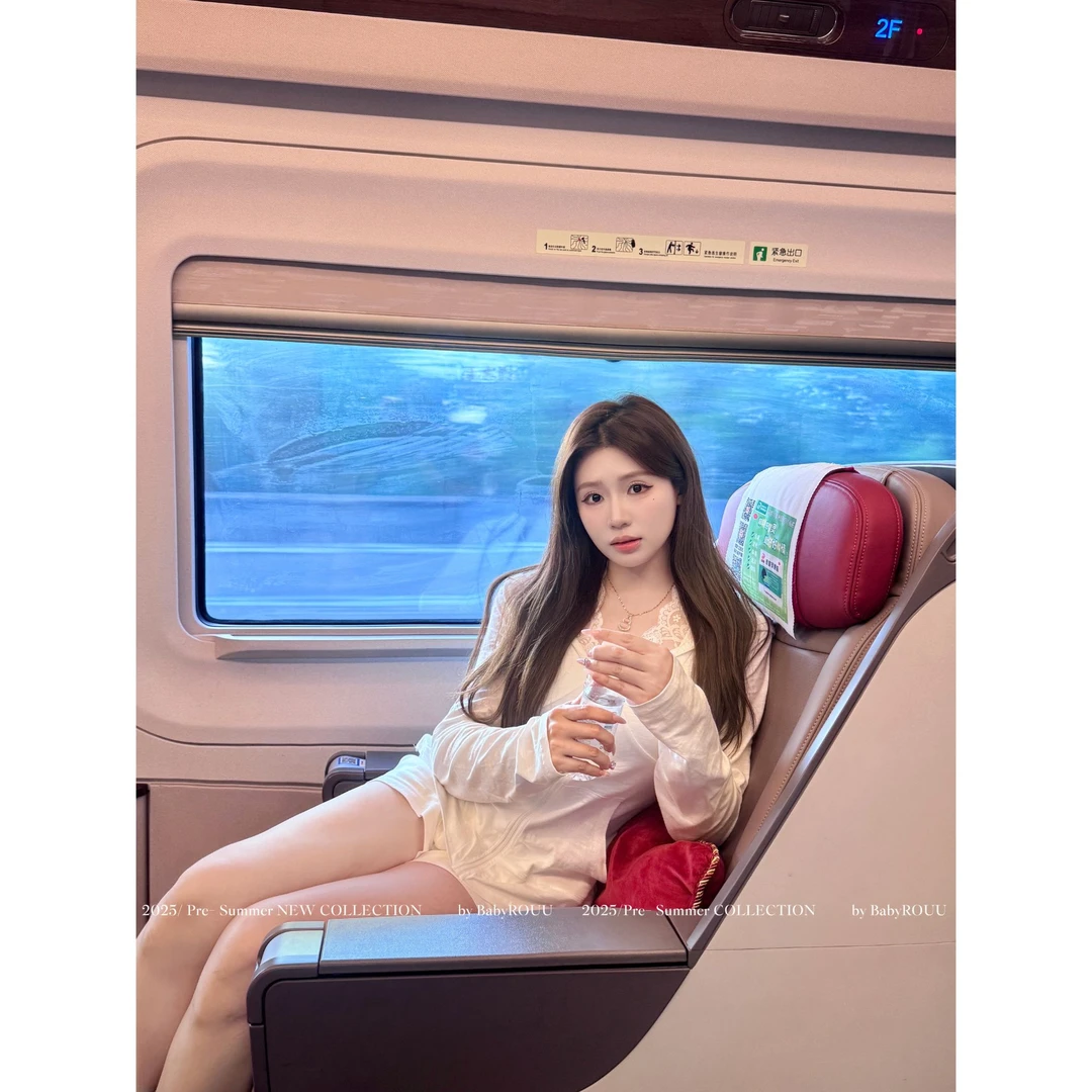 【素调私服】温与柔纯欲防晒休闲拉链连帽常规长袖蕾丝小众套装