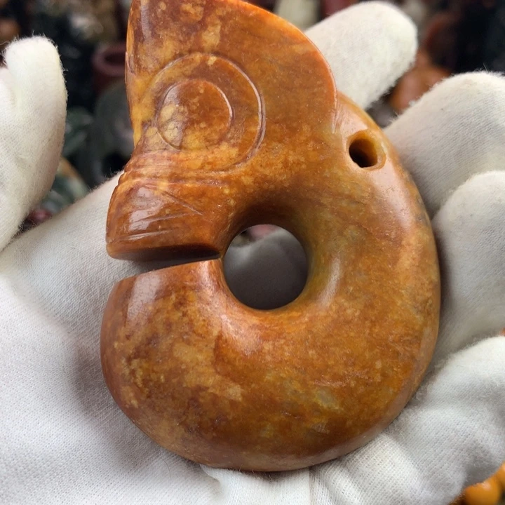 透闪石质玉未镶嵌珠宝奇石知**乐