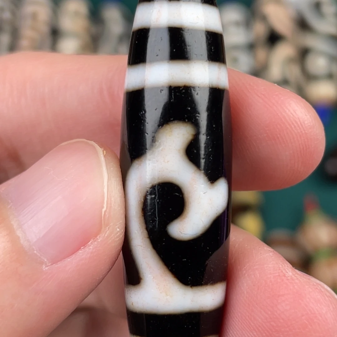 玛瑙/玉髓裸珠41.5 11.8 行运绿度母图腾