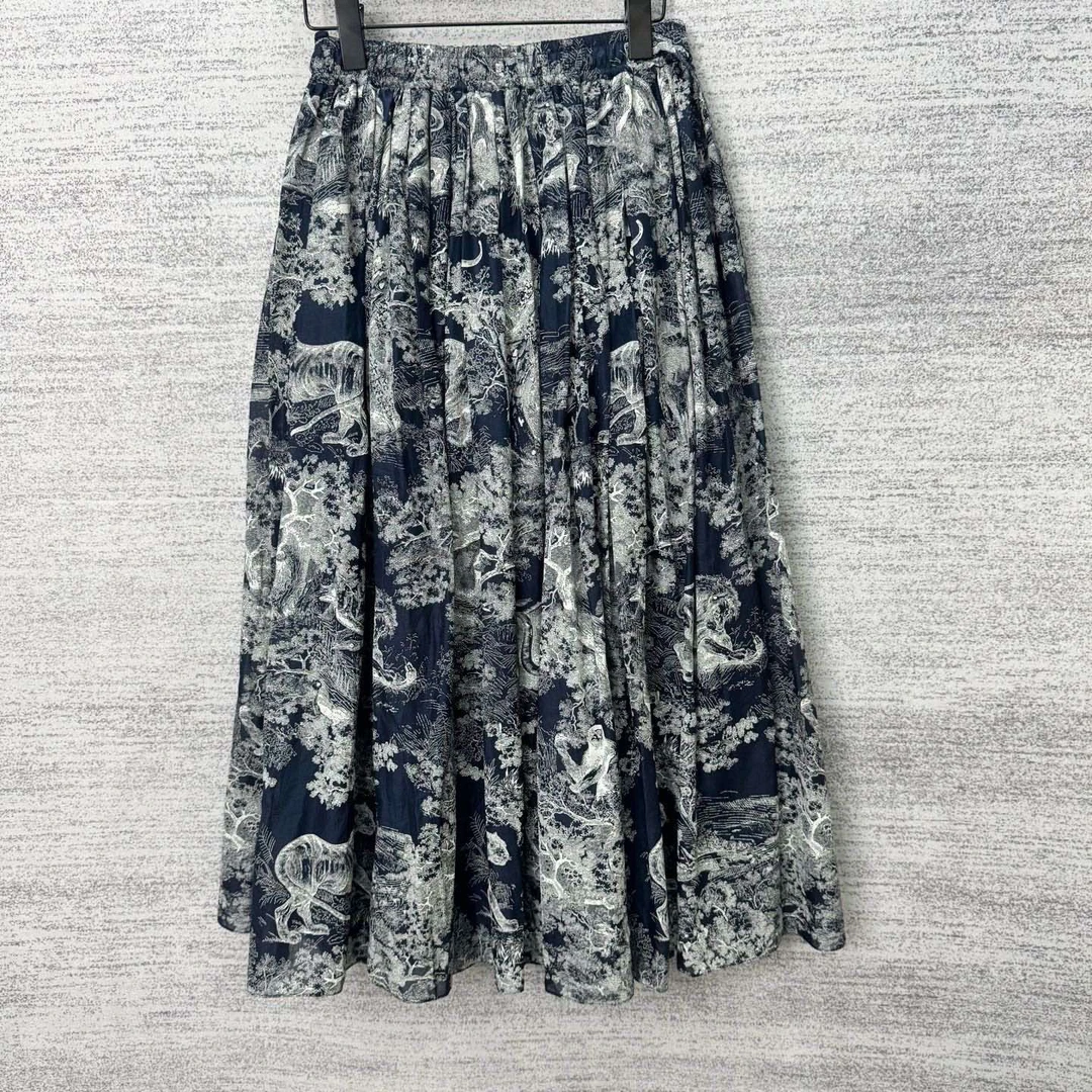 未使用 DIOR/迪奥 A100690/丛林系列印花半身裙/36码
