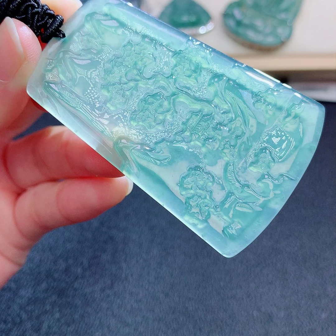 翡翠颈饰未镶嵌翡翠