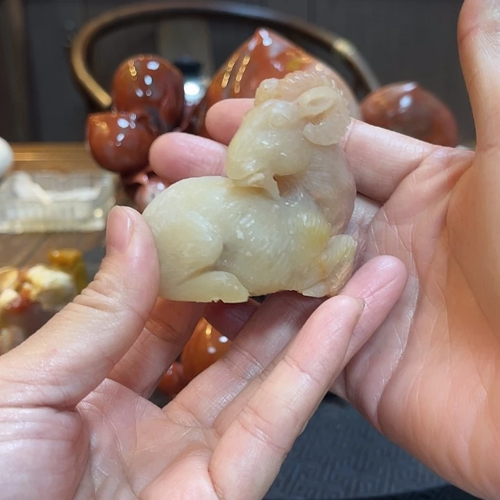 把***胡寿山石羊的纯天然