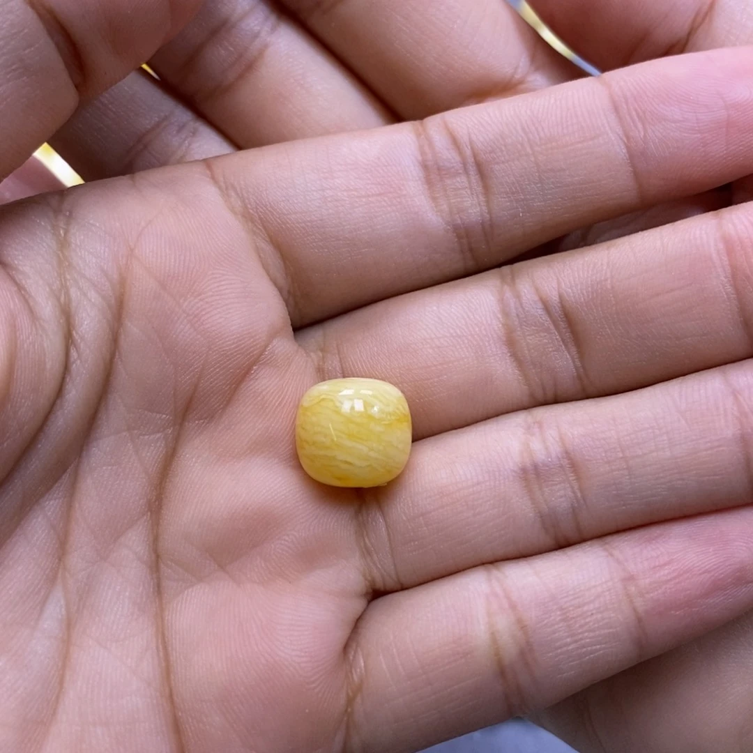 琥珀未镶嵌珠宝奇石12.3