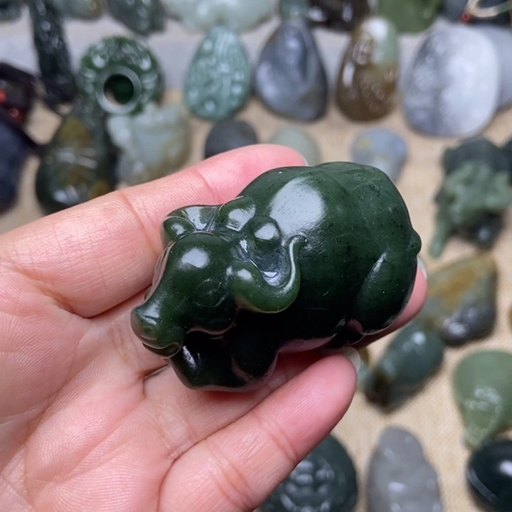 和田玉未镶嵌颈饰