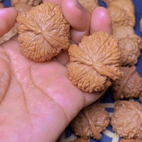 【闪购商品】文玩核桃吊坠晨*風白狮子42