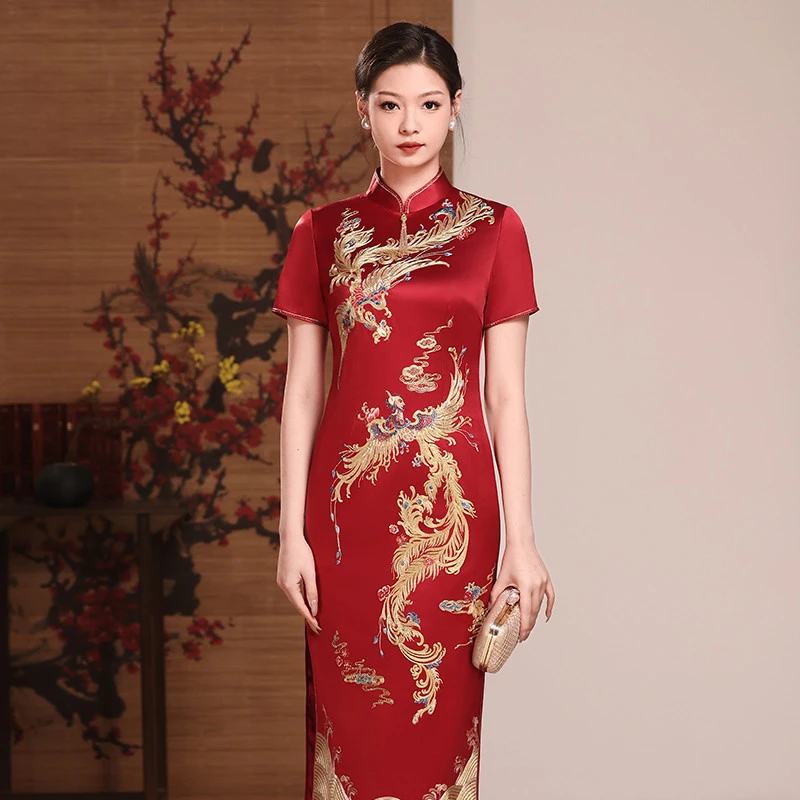 旗袍女时尚喜婆婆婚宴装新款醋酸重工凤凰刺绣酒红色妈妈礼服