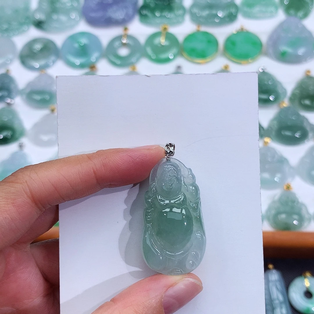 翡翠18K金镶嵌颈饰翡翠吊坠