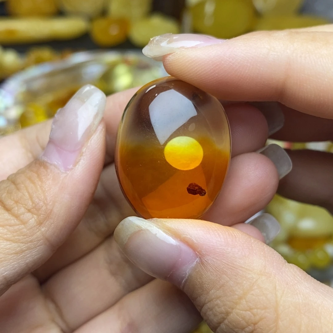 未镶嵌琥珀珠宝奇石