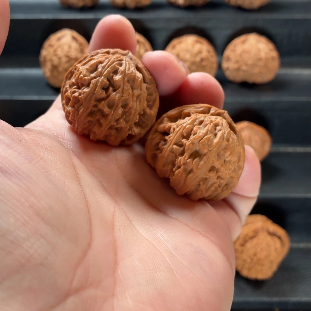 M***k桃核把件山地无药白狮子38