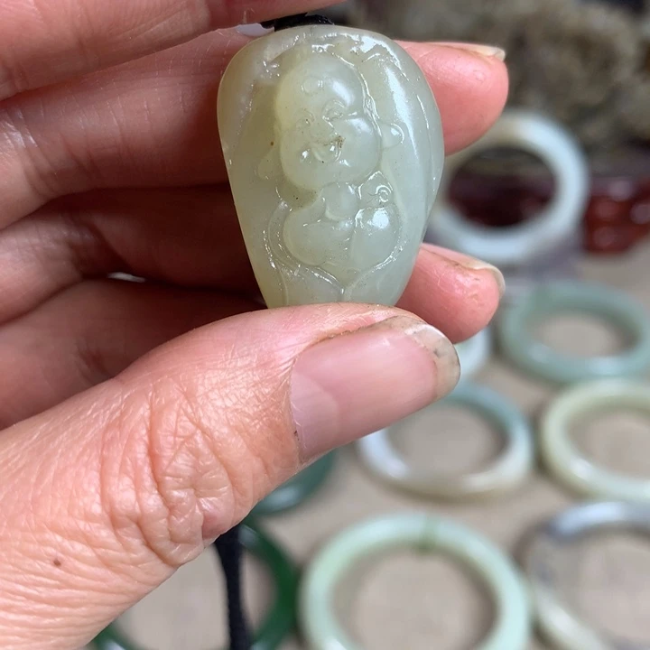 和田玉（糖玉）未镶嵌手镯