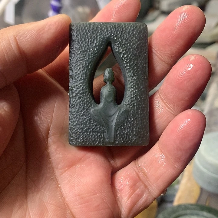 颈饰未镶嵌和田玉（糖玉）