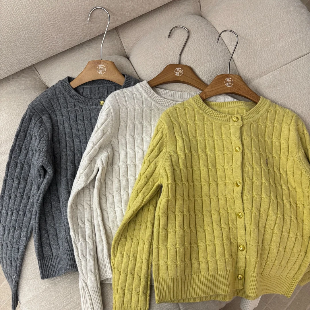 韩系麻花纯色圆领纽扣百搭针织上衣5903